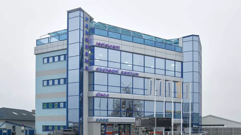 Reference: Obchodní centrum Panorama, Velké Meziříčí - exteriér